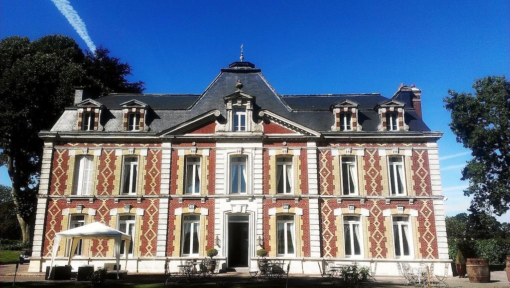 Chateau Des Saveurs Saint-Sauveur-dʼÉmalleville Esterno foto